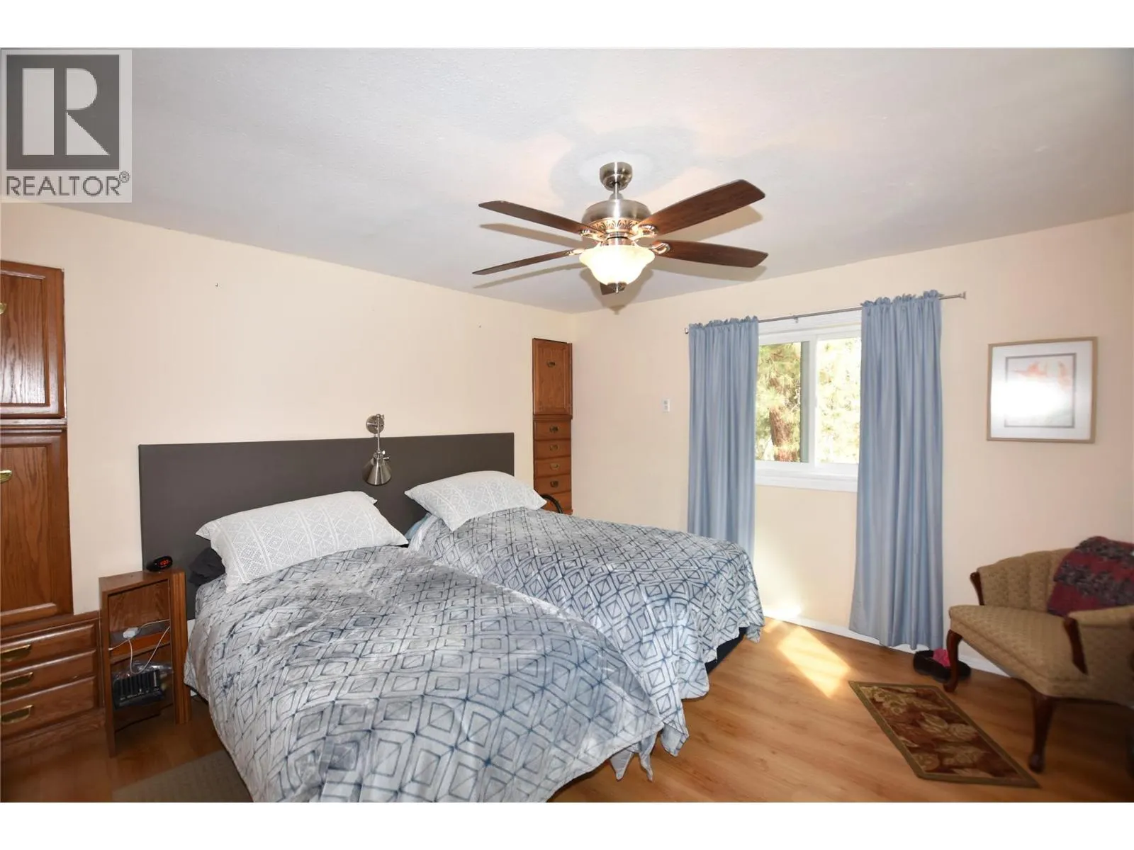 415 Hummingbird Avenue