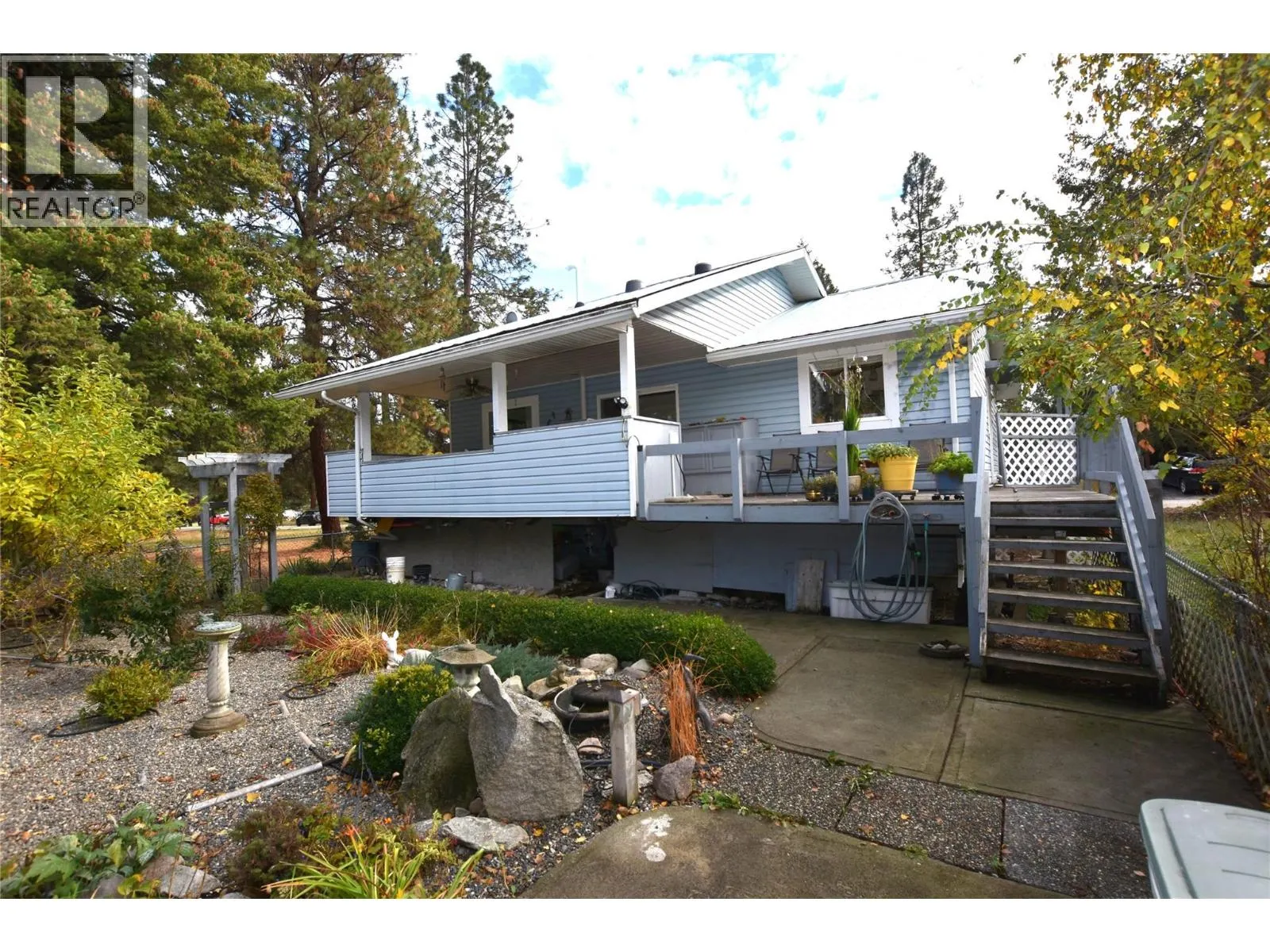 415 Hummingbird Avenue