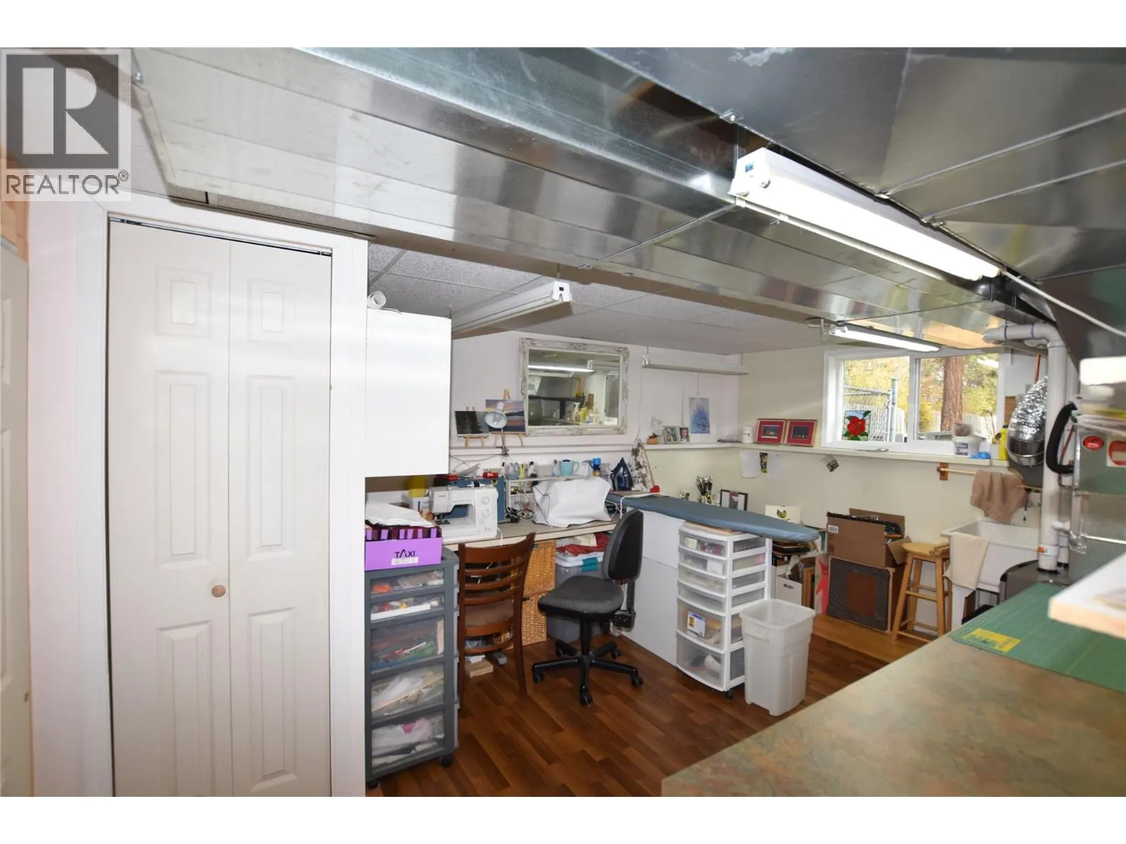 415 Hummingbird Avenue