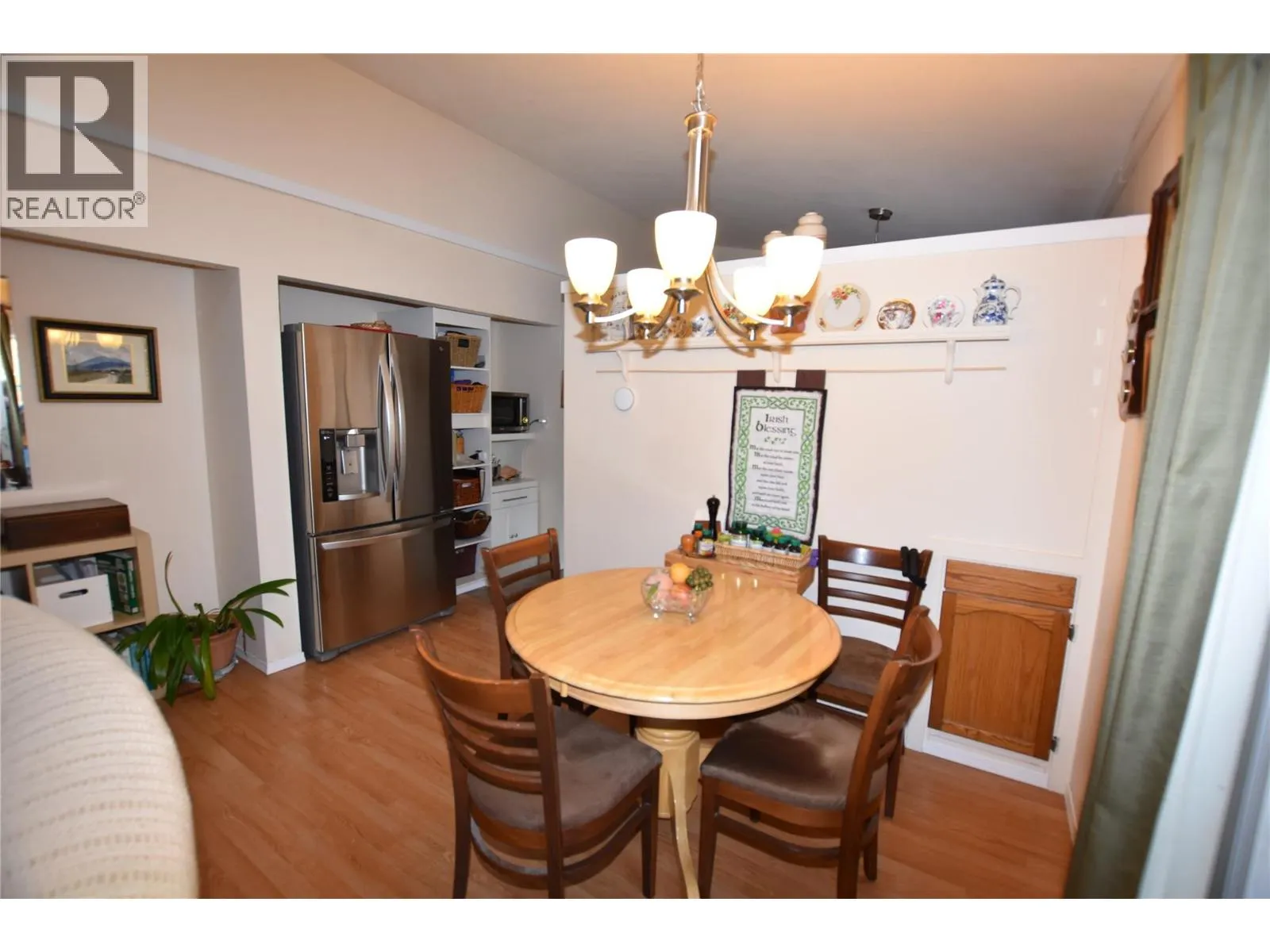 415 Hummingbird Avenue
