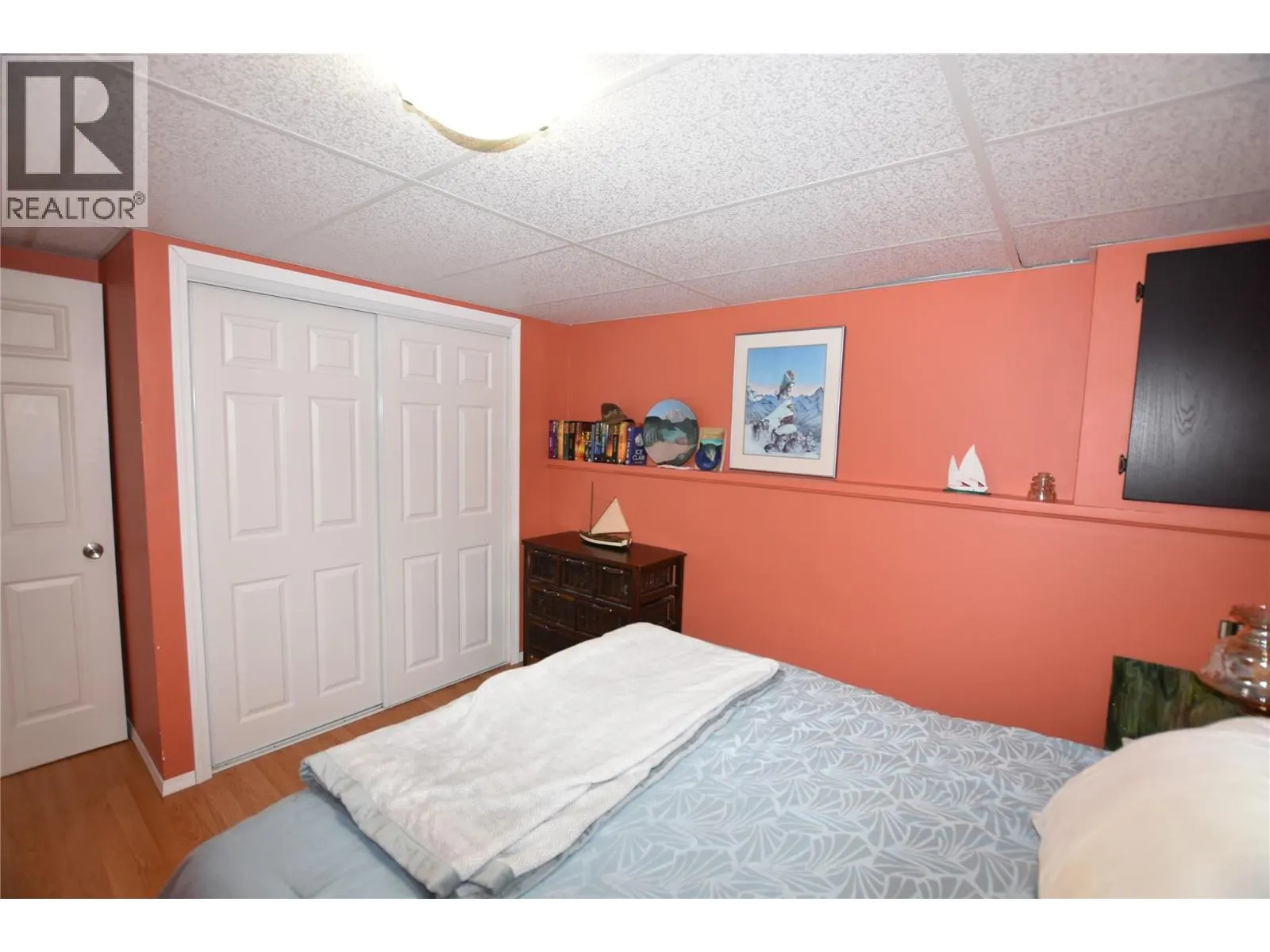 415 Hummingbird Avenue