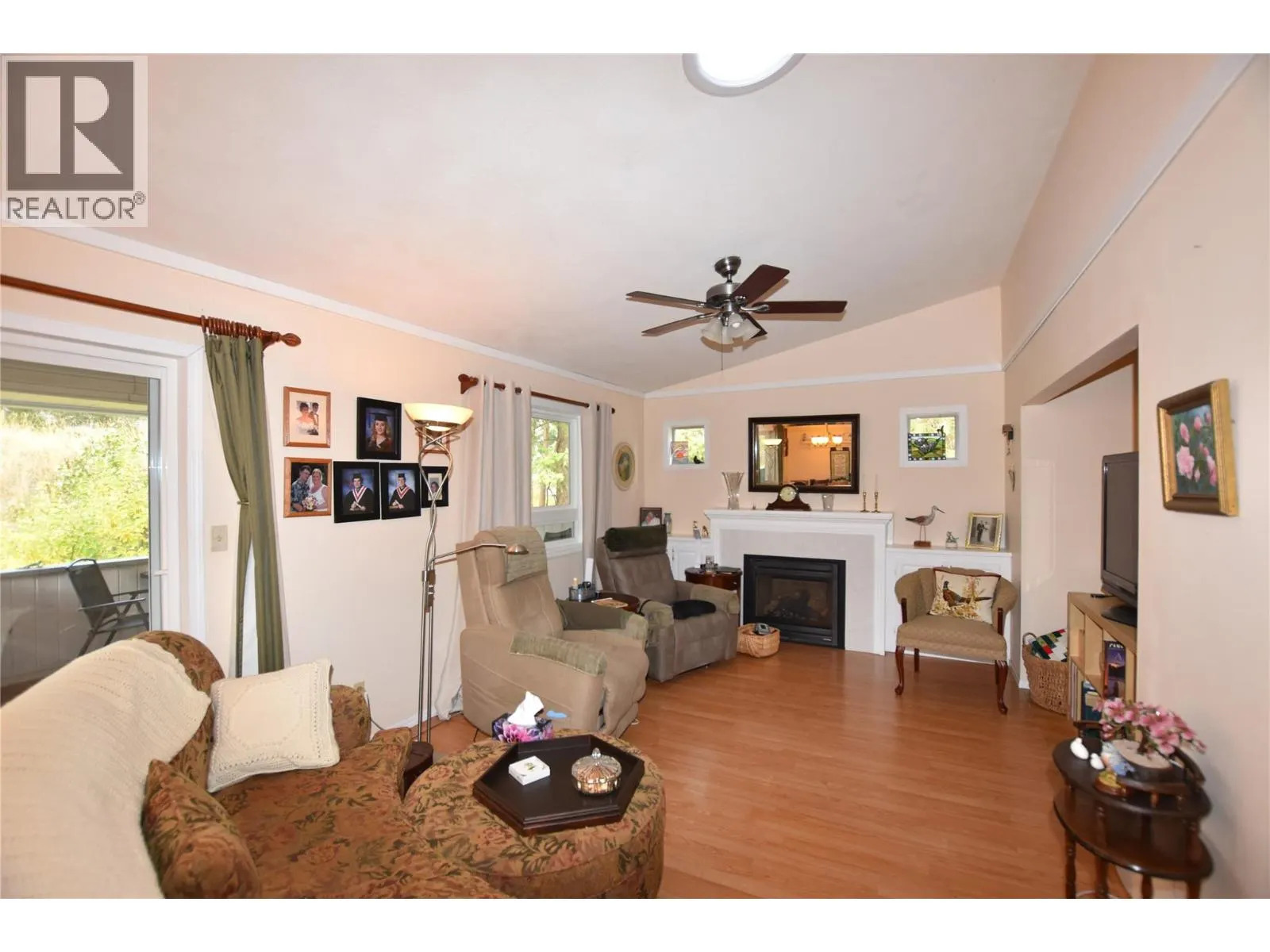 415 Hummingbird Avenue