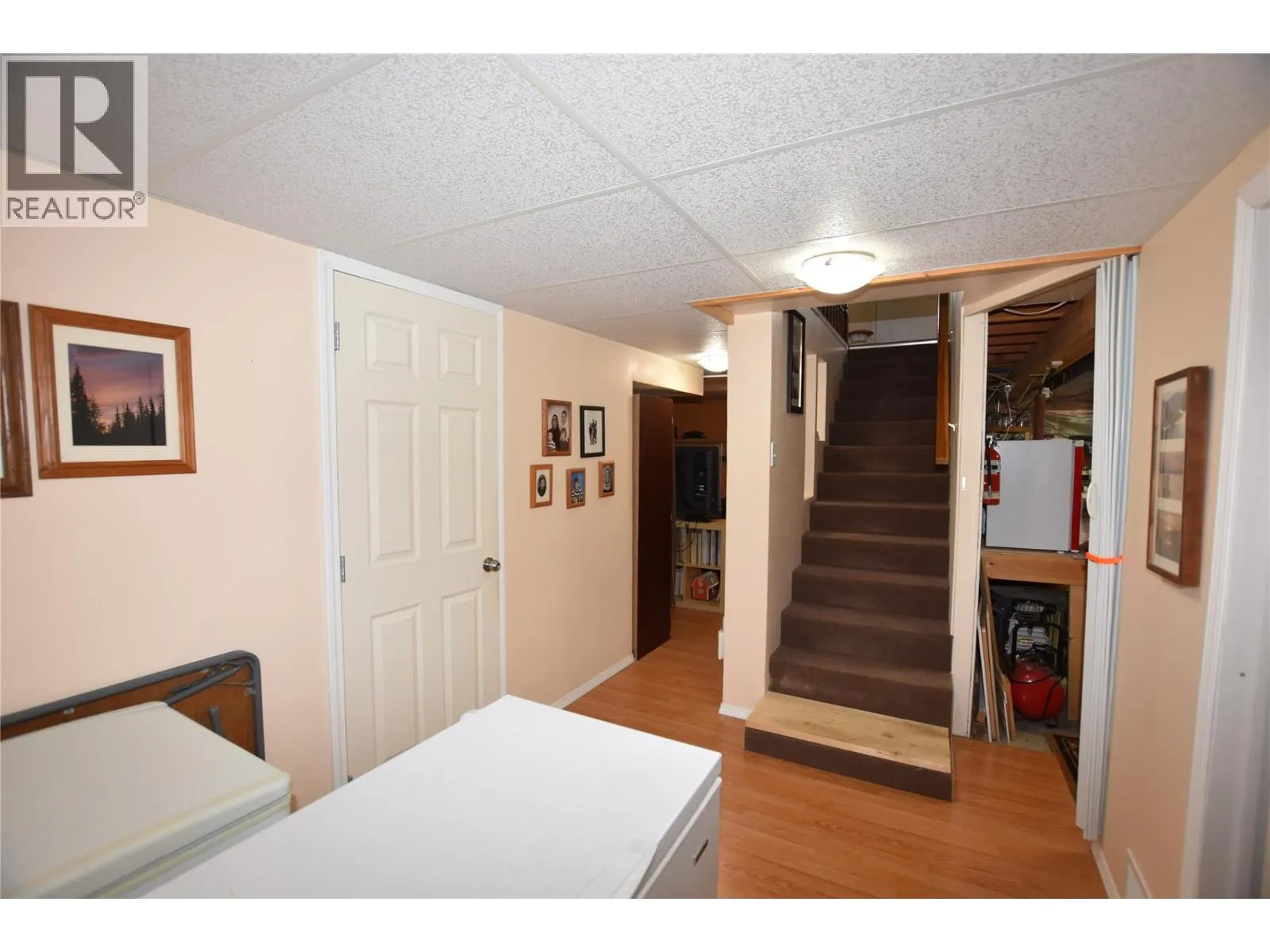 415 Hummingbird Avenue