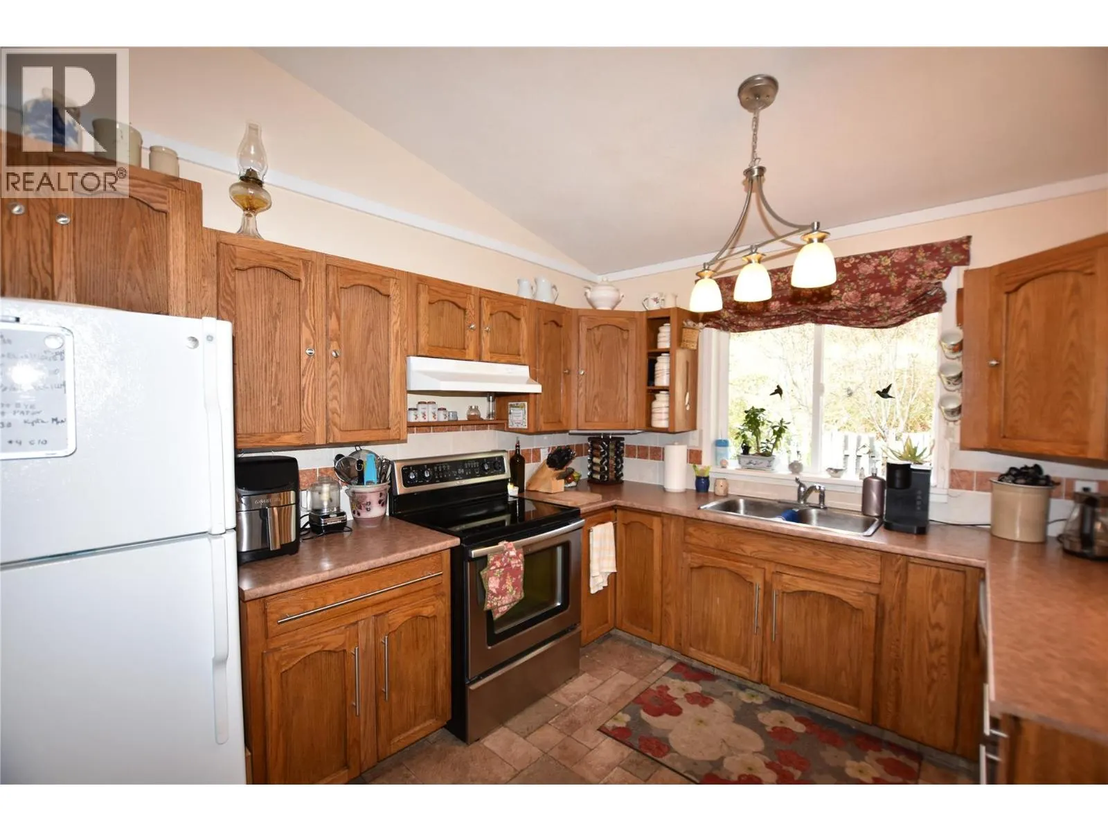 415 Hummingbird Avenue
