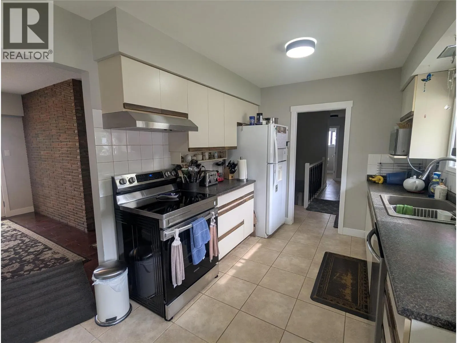 2282 Valleyview Drive