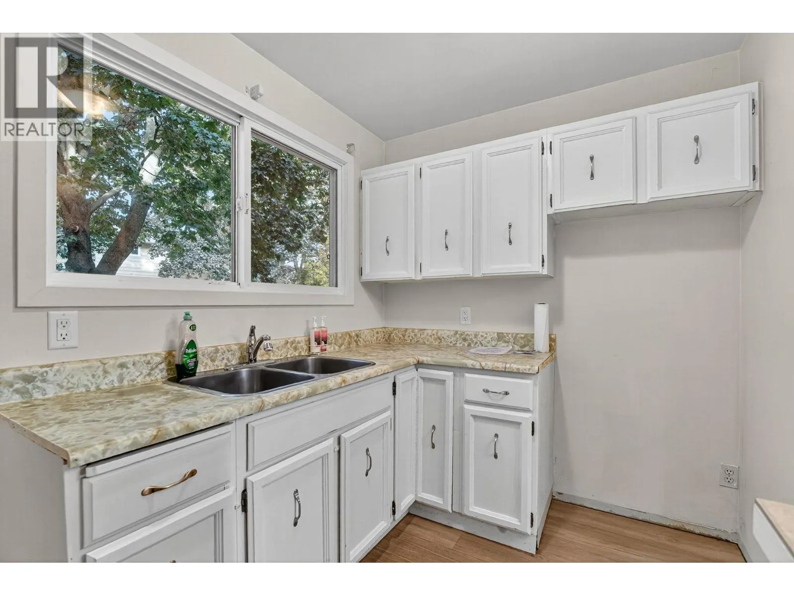 1153 Bernard Avenue Unit# 9
