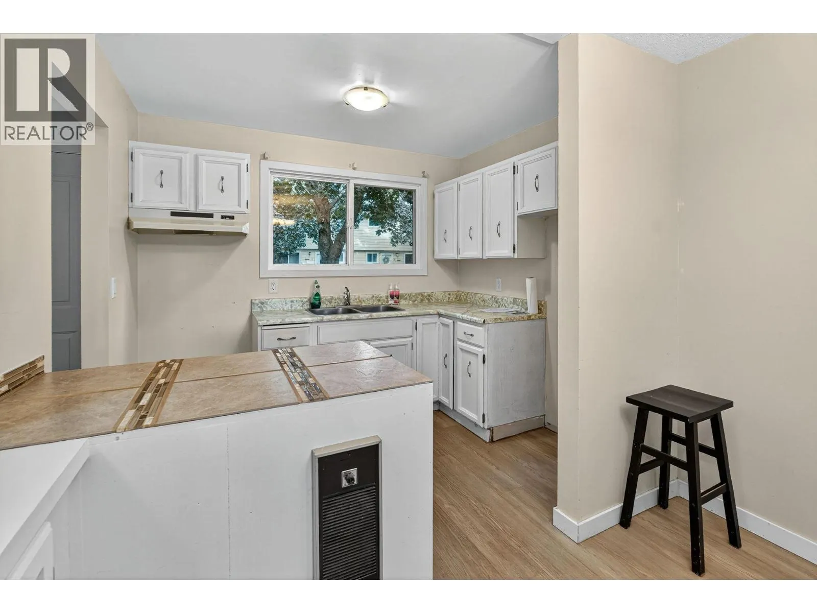 1153 Bernard Avenue Unit# 9