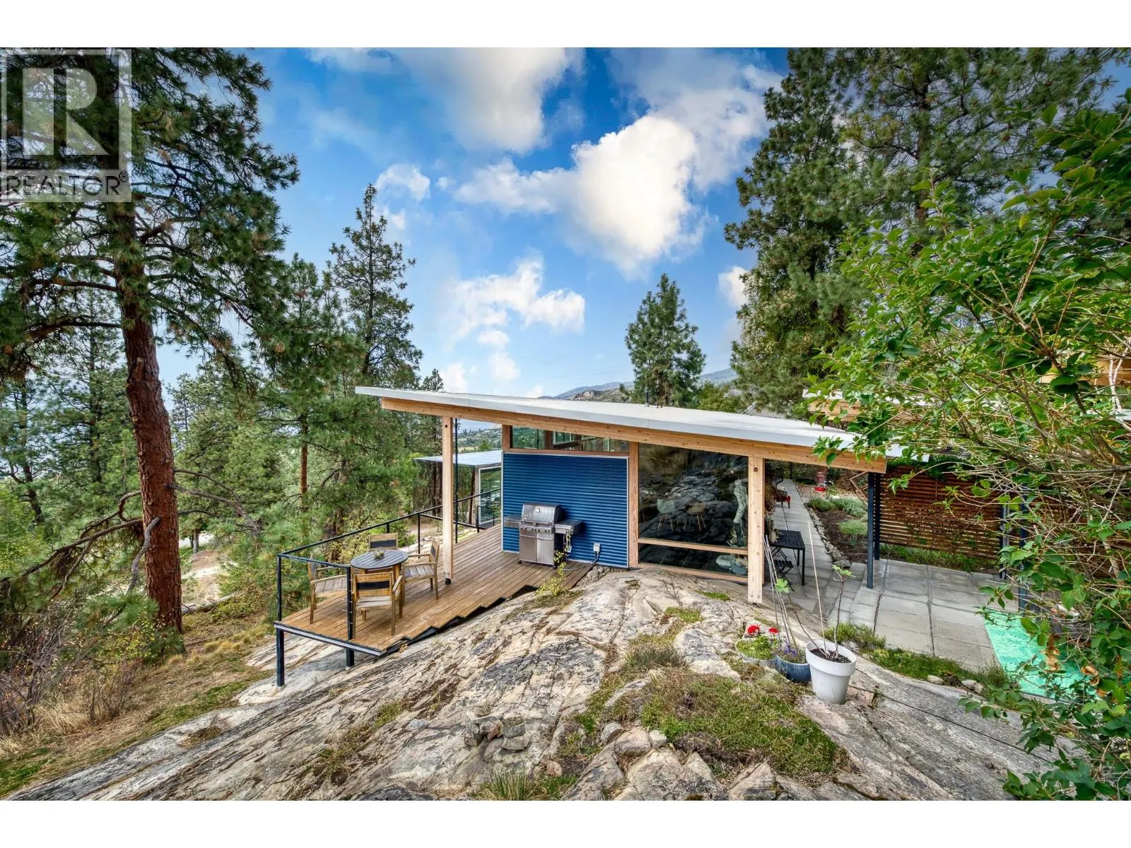 2843 Arawana Place