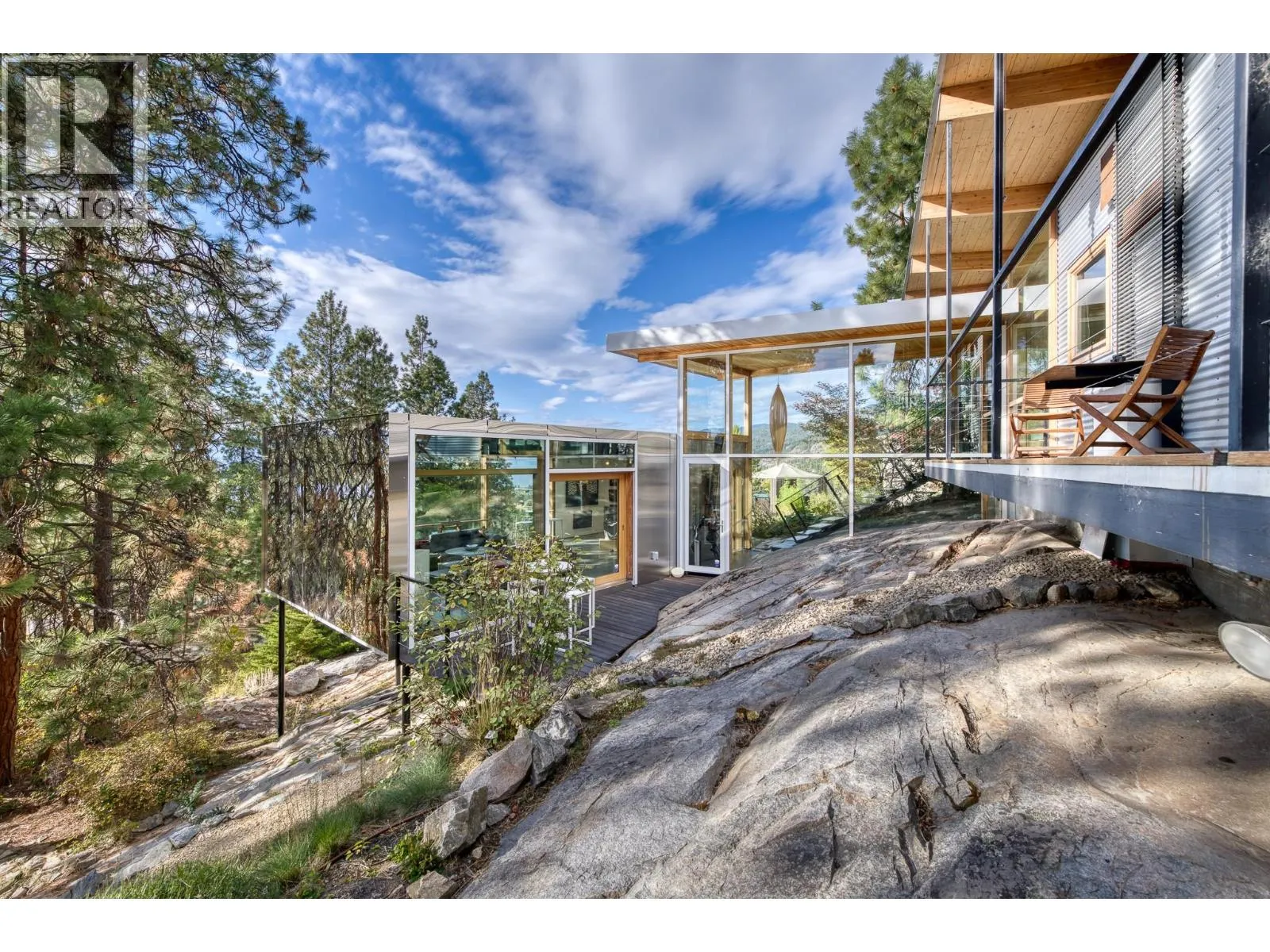 2843 Arawana Place
