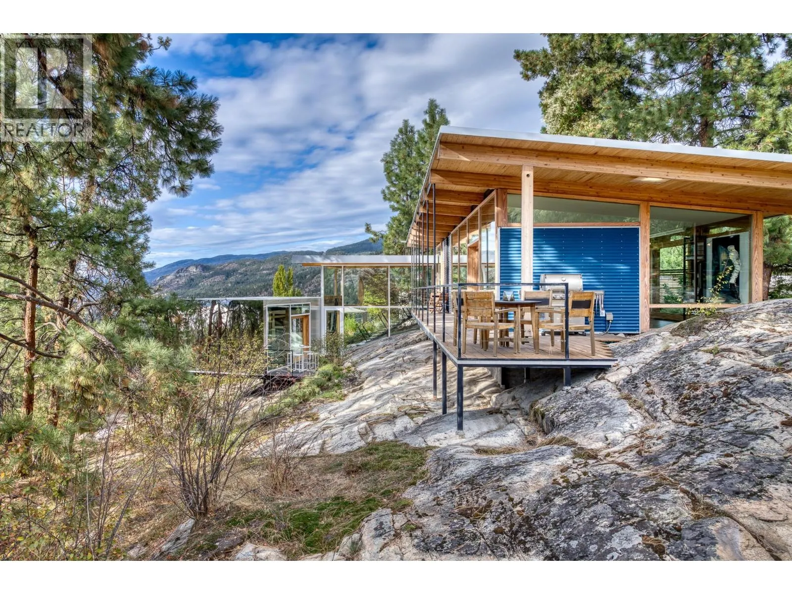 2843 Arawana Place