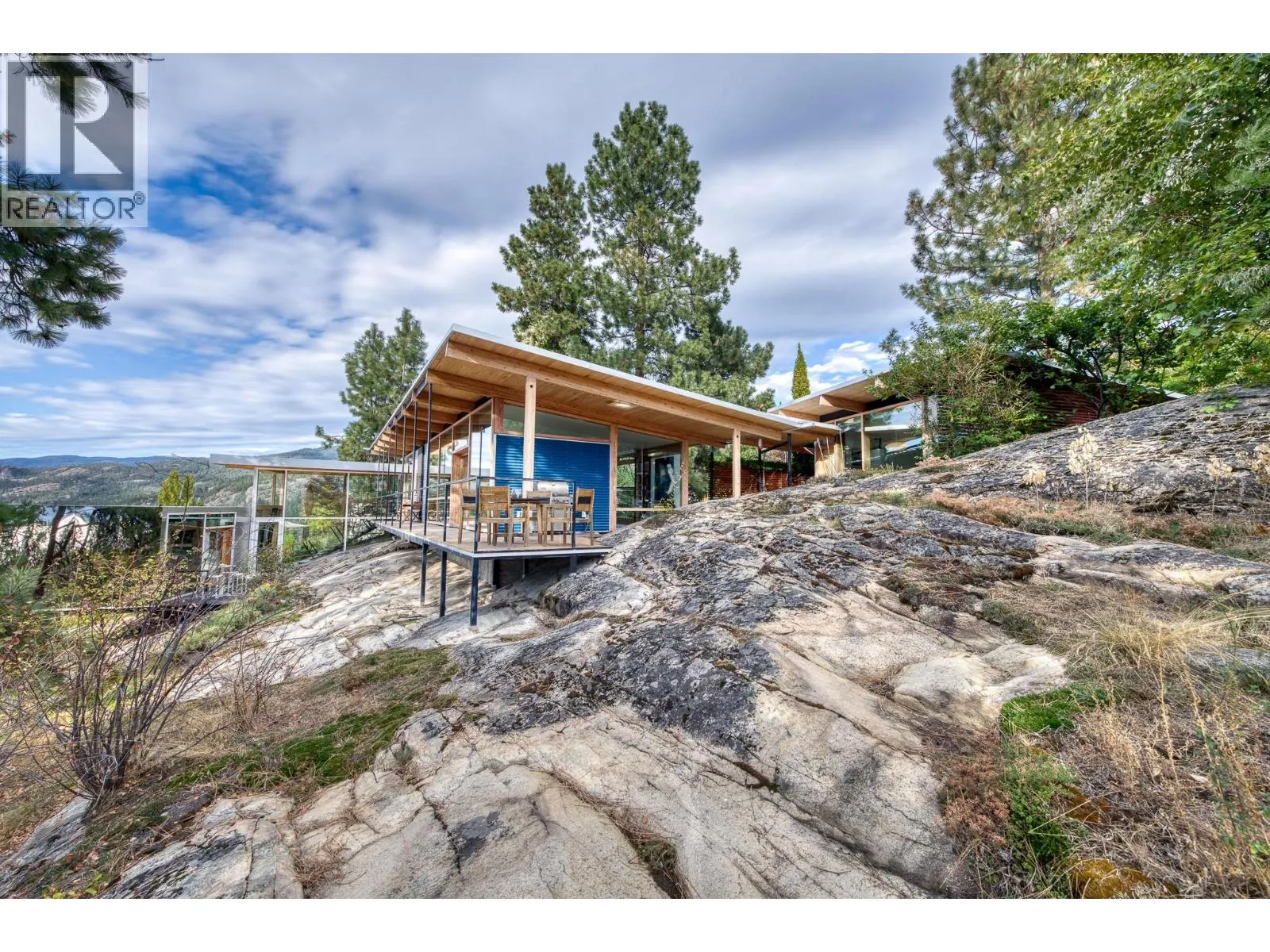 2843 Arawana Place