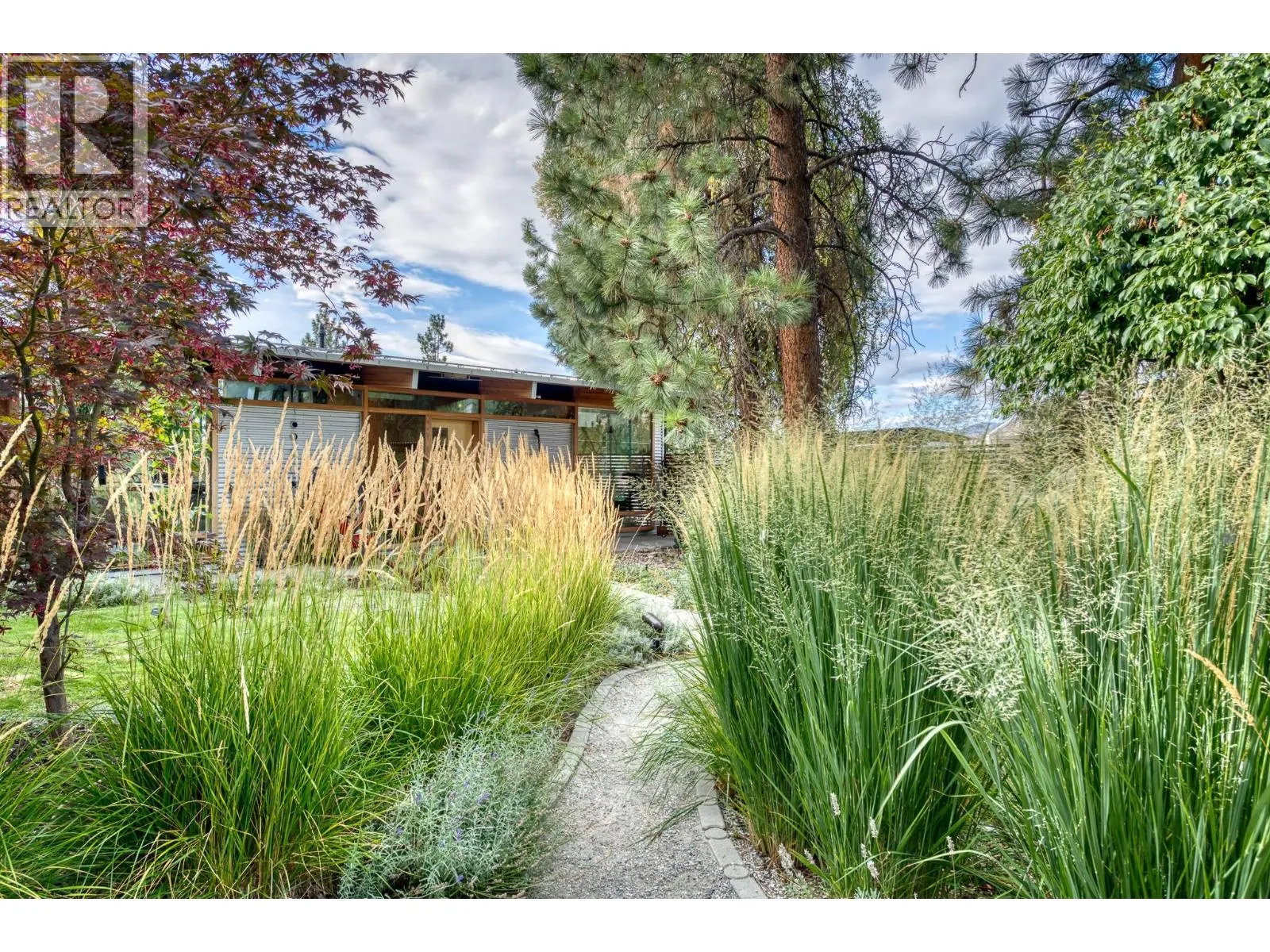 2843 Arawana Place