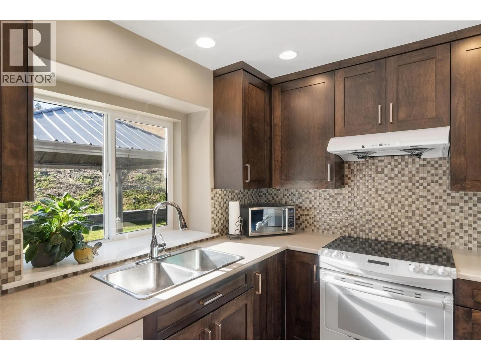 8735 BADGER Drive