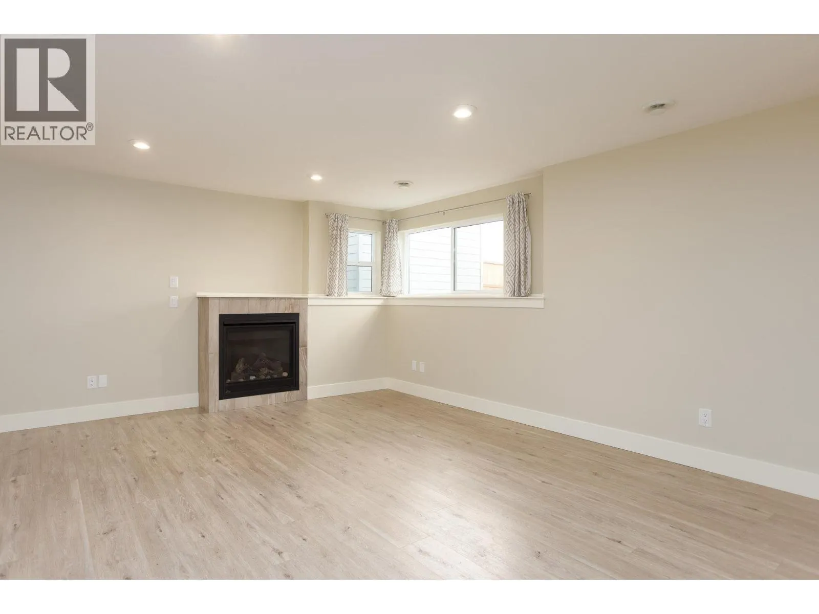 2449 Harmon Road
