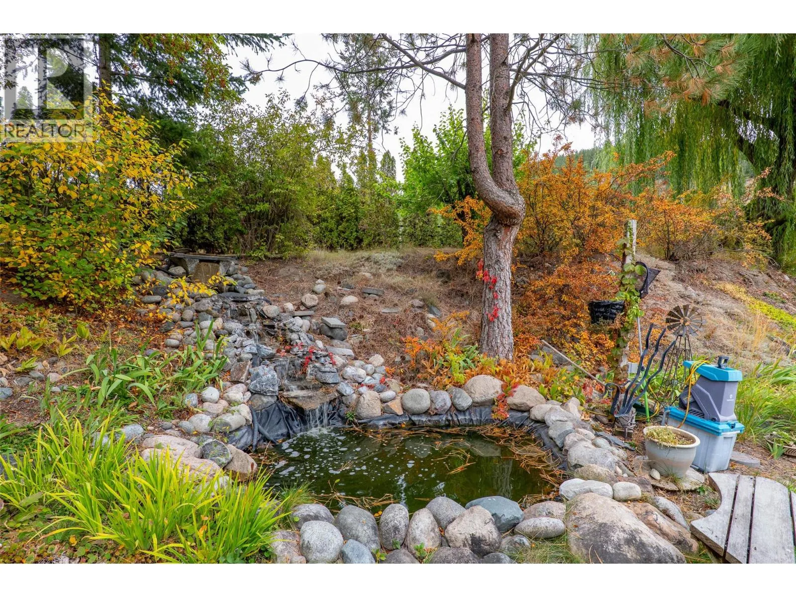 8245 Edwards Road