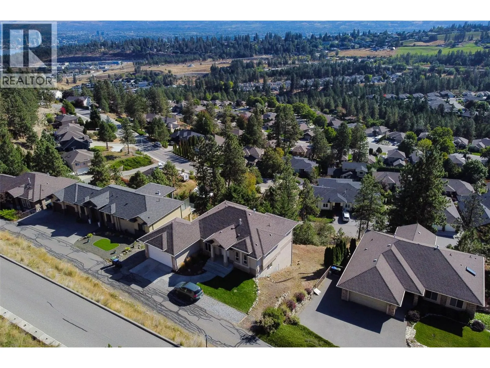 1084 Aurora Heights