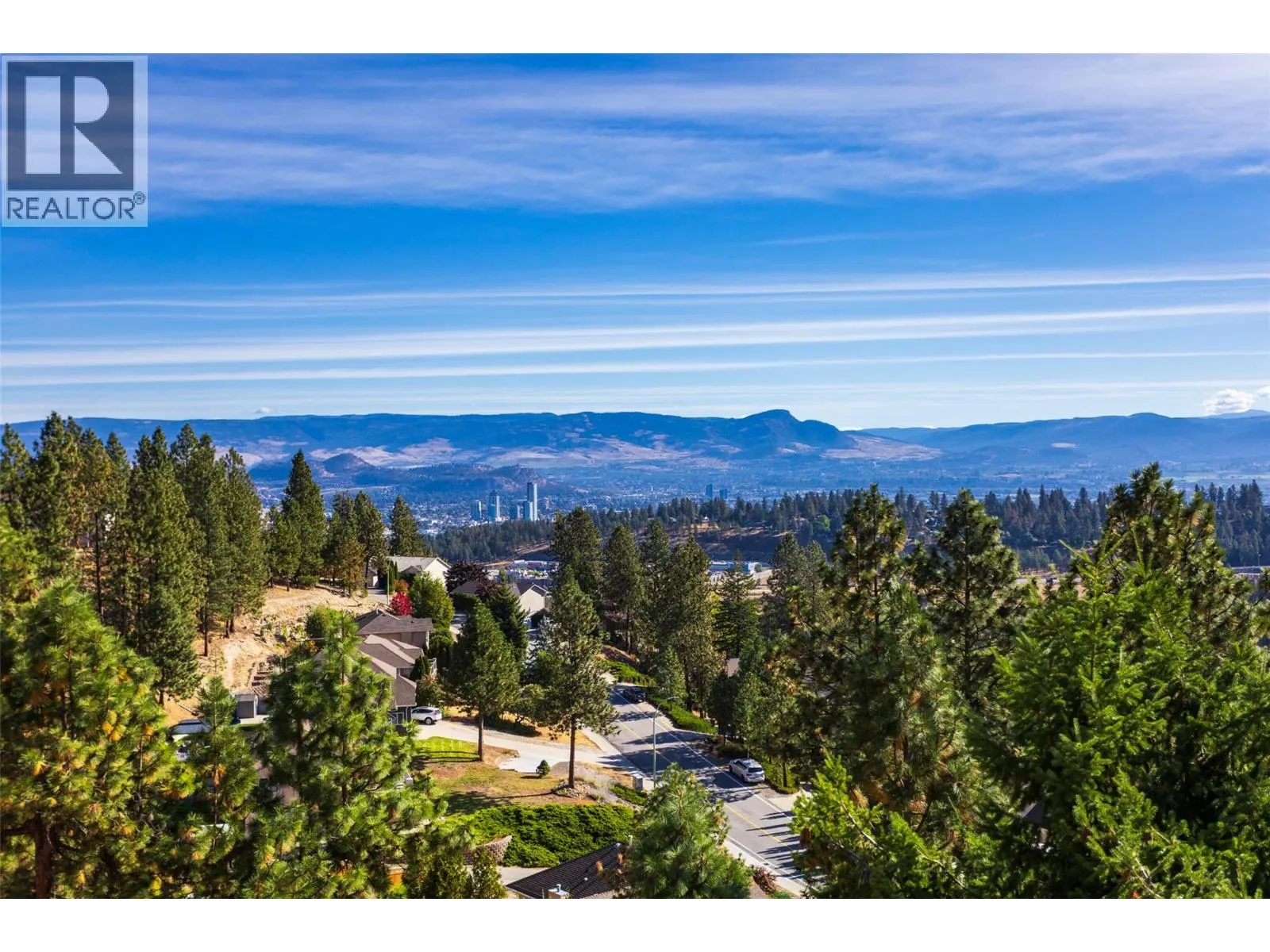 1084 Aurora Heights
