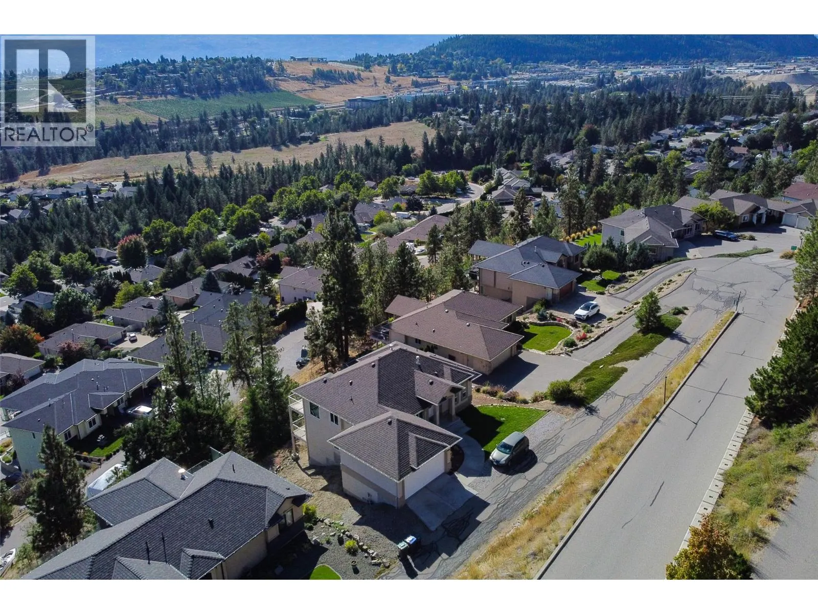 1084 Aurora Heights