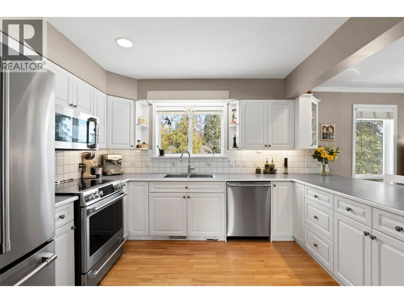 3848 RAINBOW/3861 WATER ST Drive