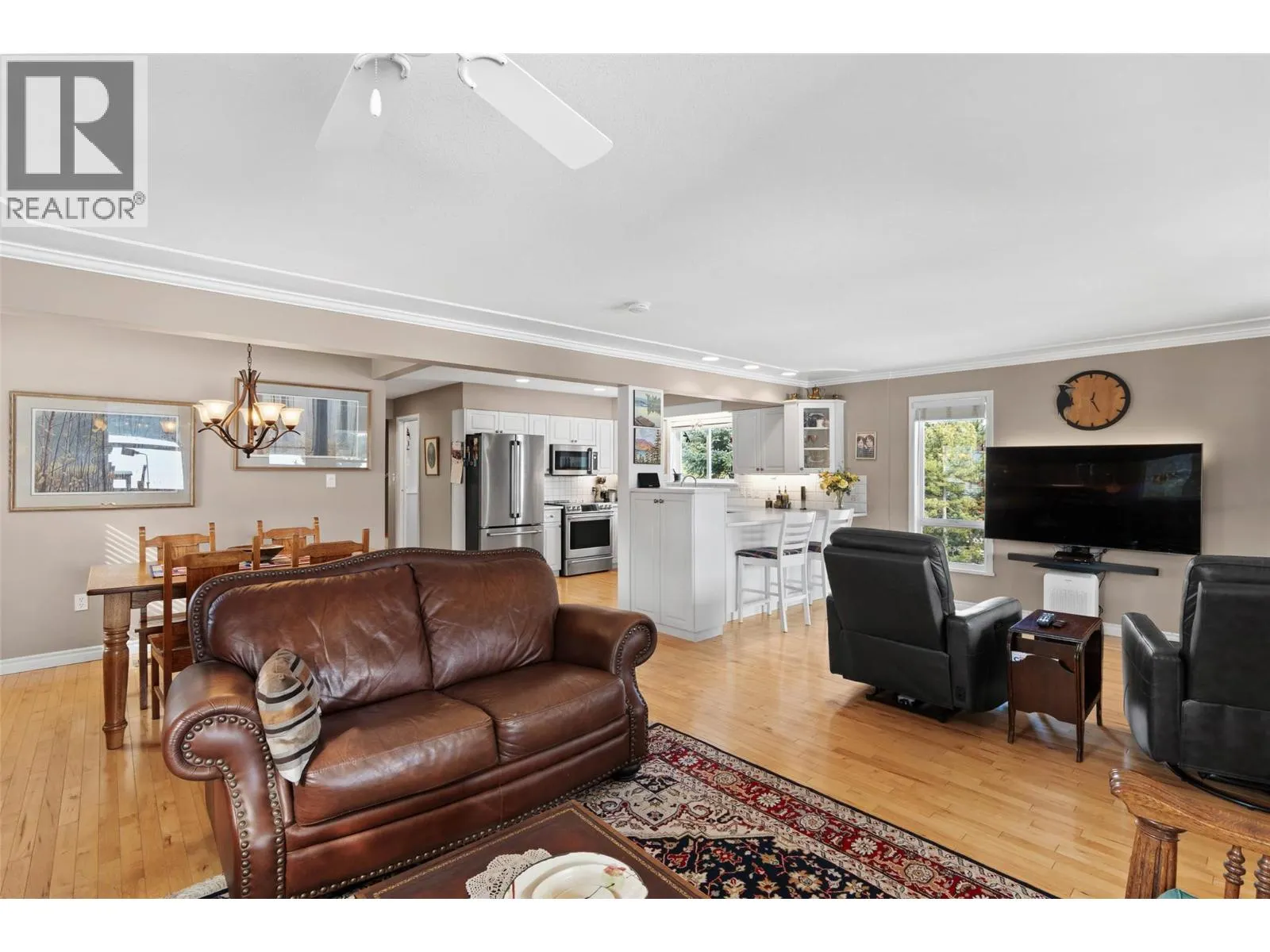 3848 RAINBOW/3861 WATER ST Drive