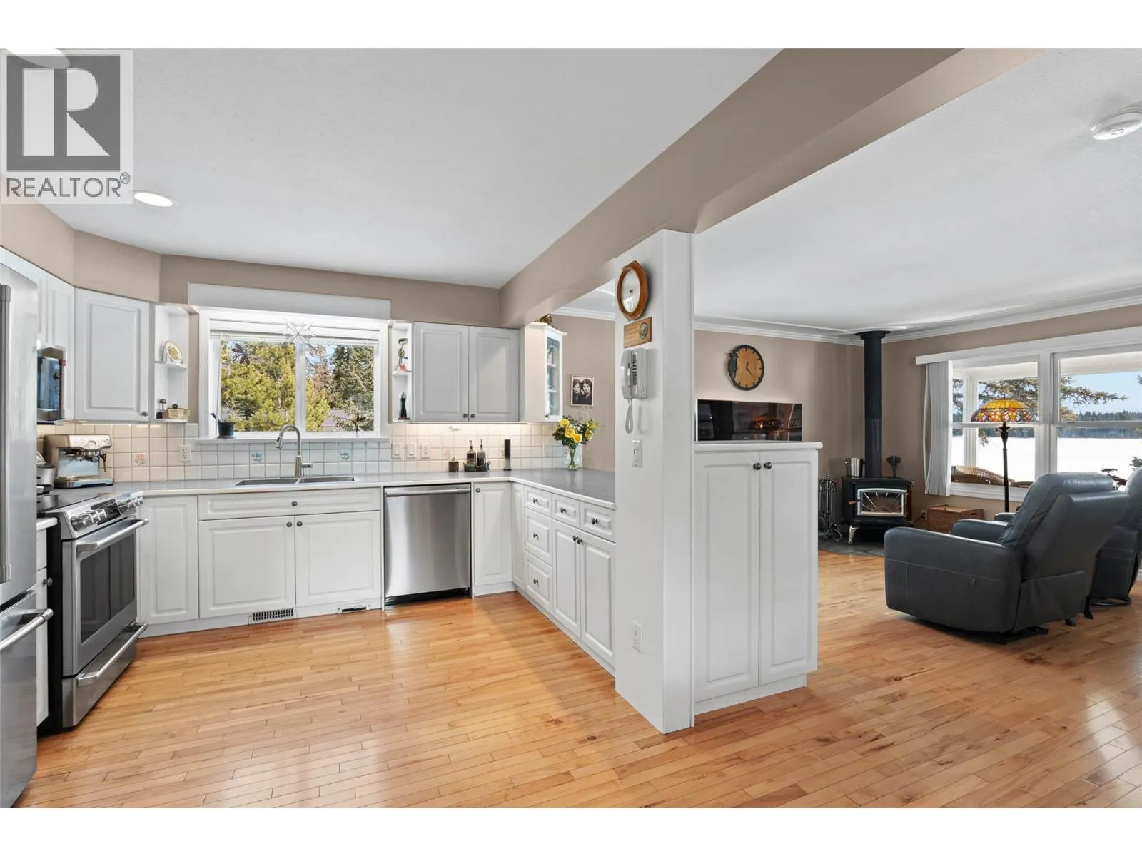 3848 RAINBOW/3861 WATER ST Drive