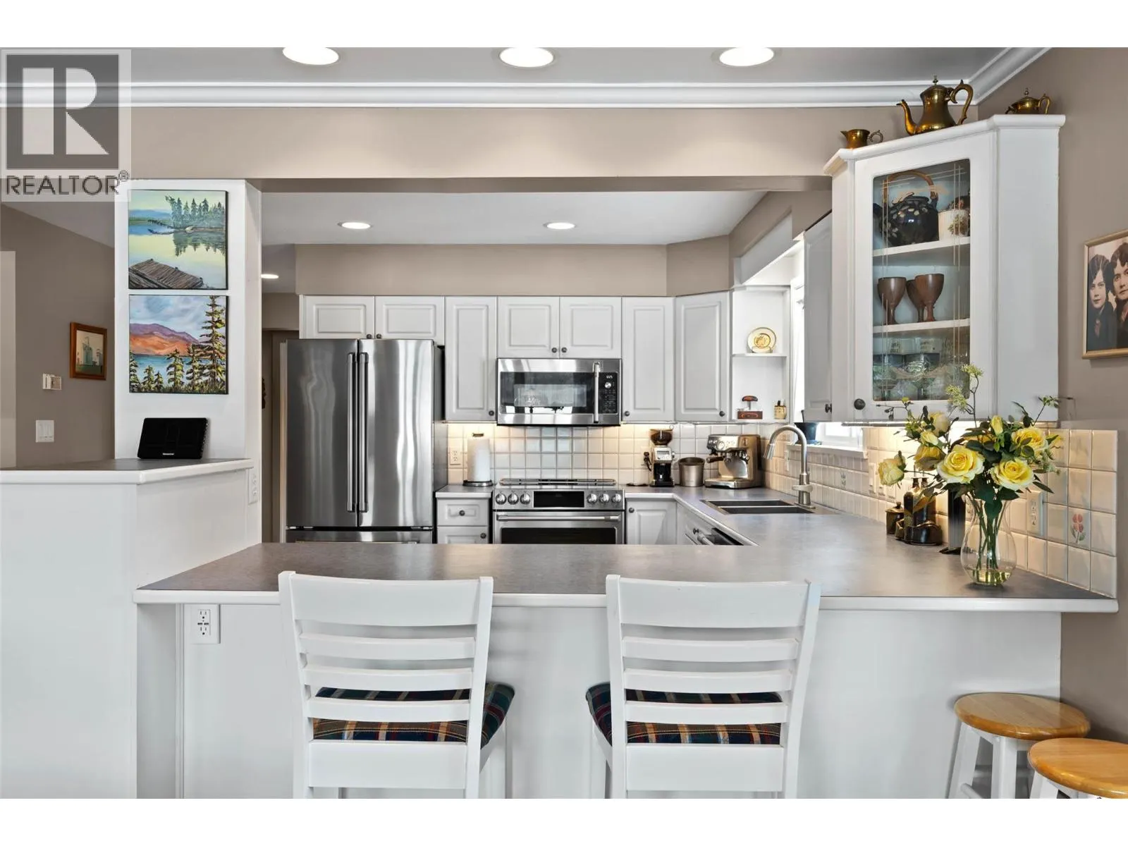 3848 RAINBOW/3861 WATER ST Drive