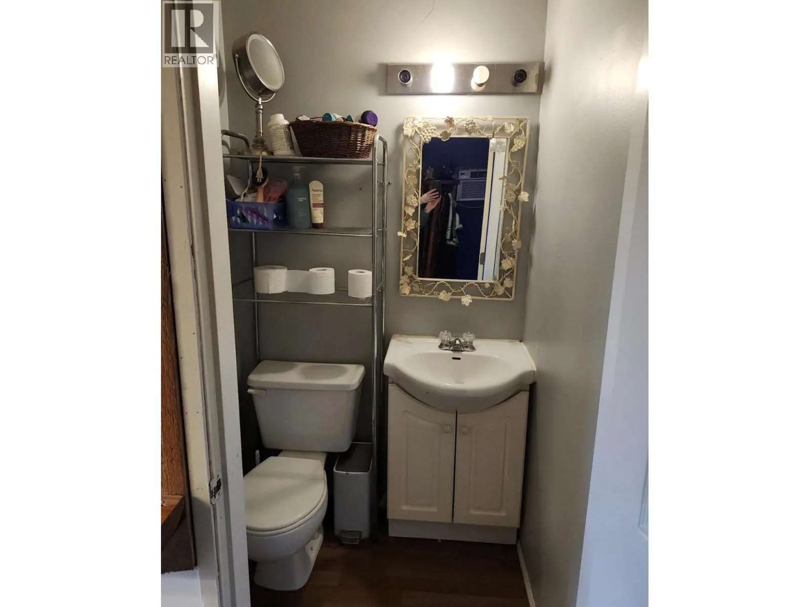 640 | 642 Courtenay Crescent Crescent