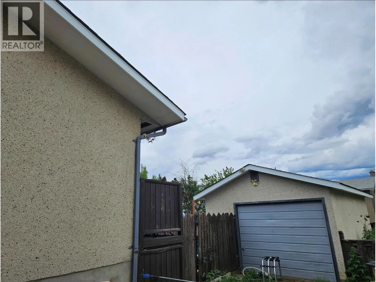 640 | 642 Courtenay Crescent Crescent