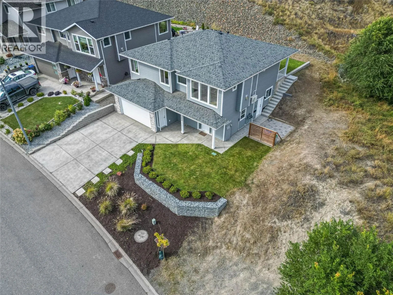2289 GRASSLANDS Boulevard