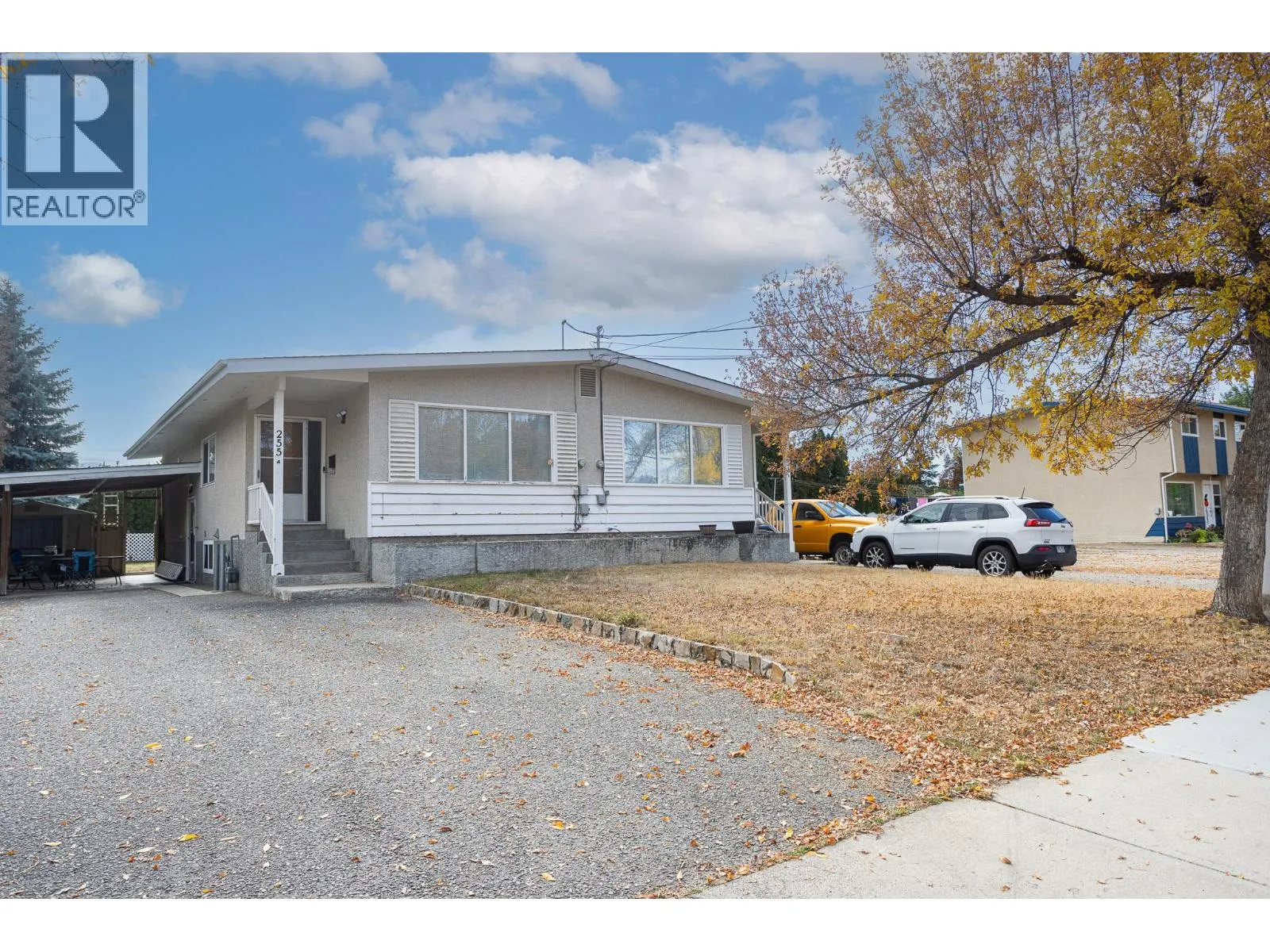 255 Holbrook Road W