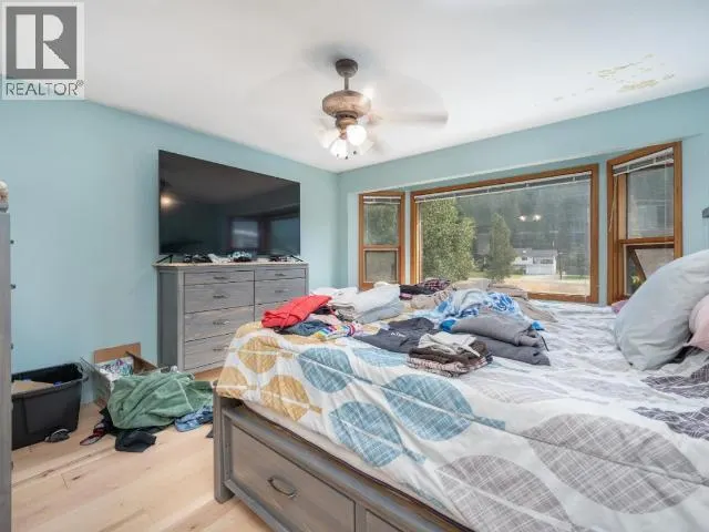 4728 SPRUCE Crescent