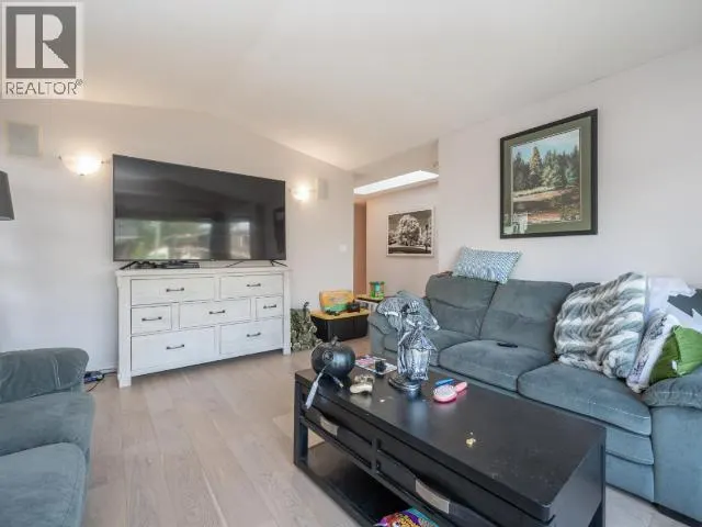 4728 SPRUCE Crescent