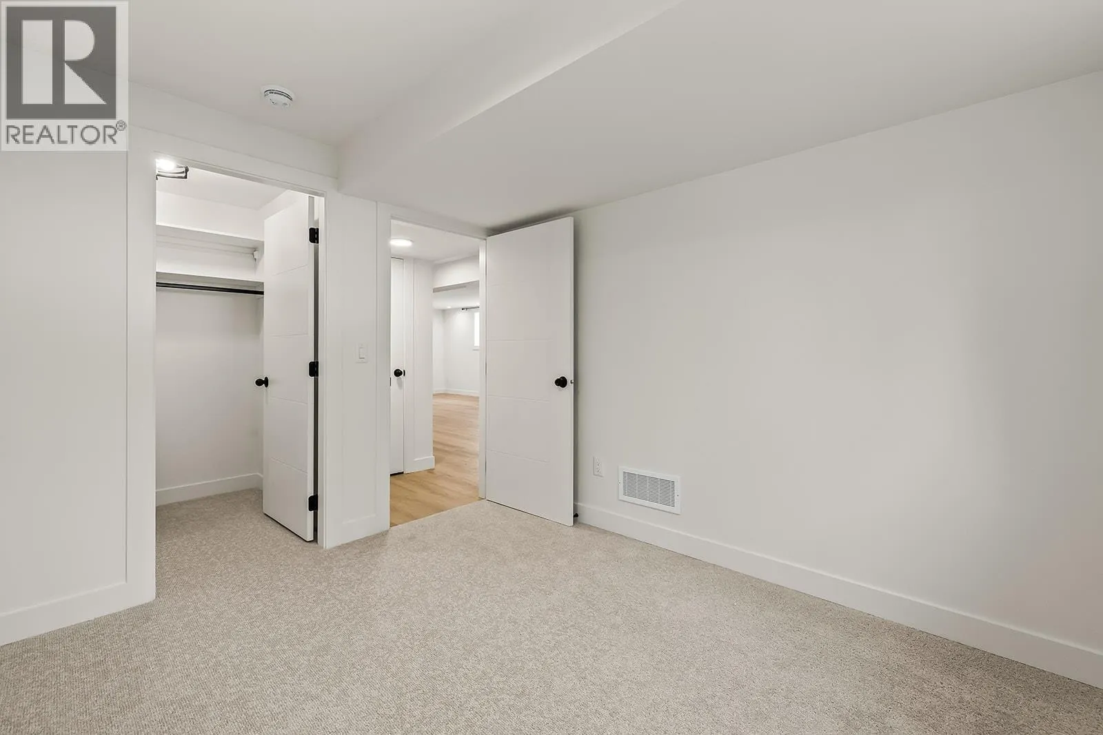 882 Hubbard Road