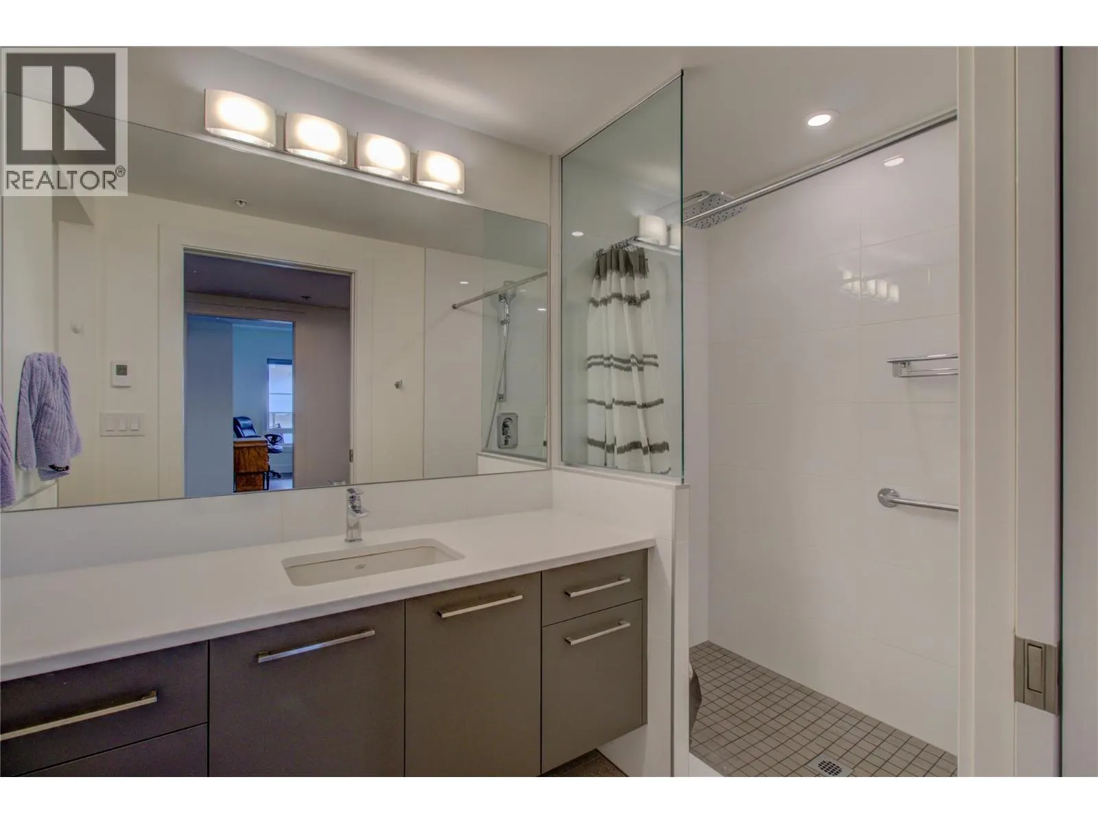131 Harbourfront Drive NE Unit# 202