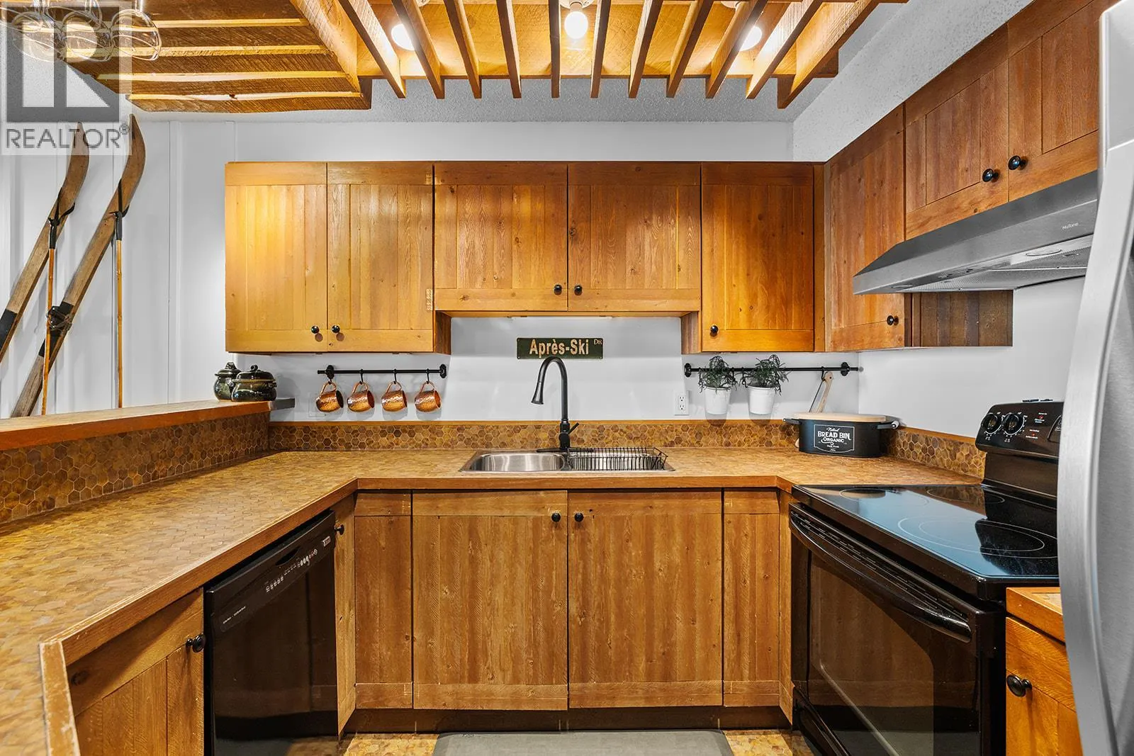 7470 Porcupine Road Unit# 804
