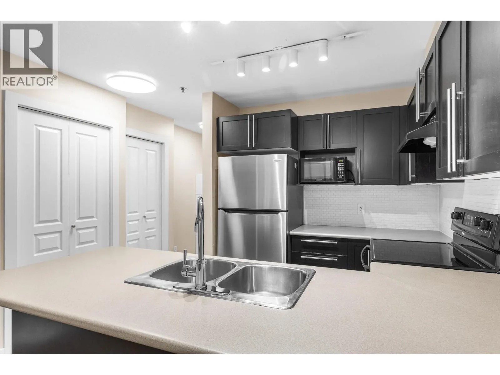 1083 Sunset Drive Unit# 120