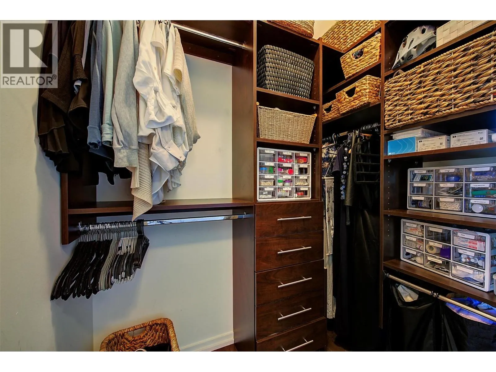 1075 Sunset Drive Unit# 2408