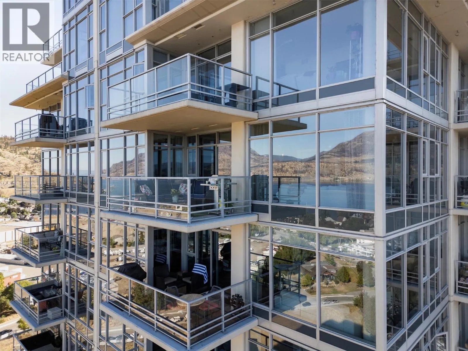 1075 Sunset Drive Unit# 2408