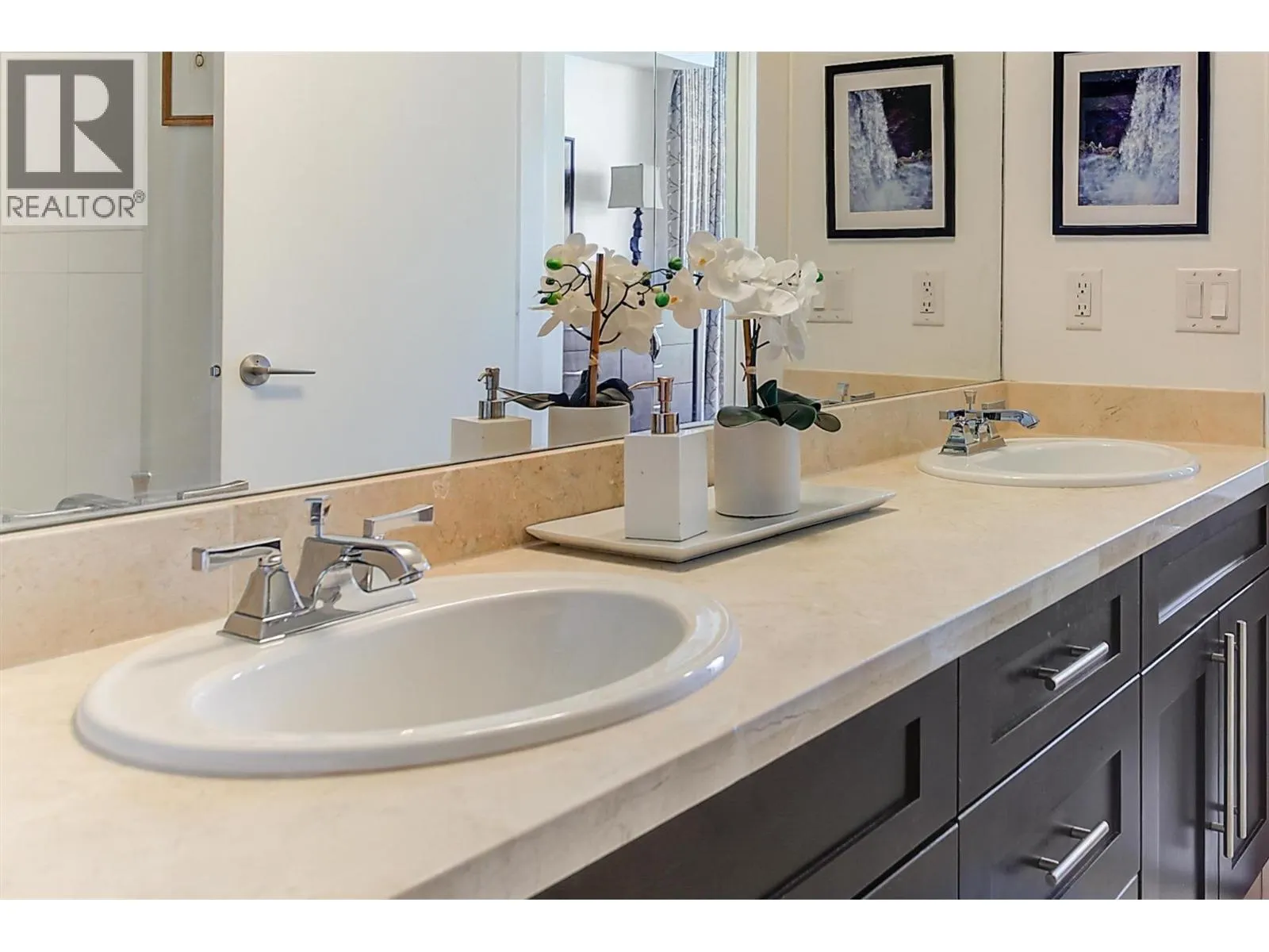 1075 Sunset Drive Unit# 2408