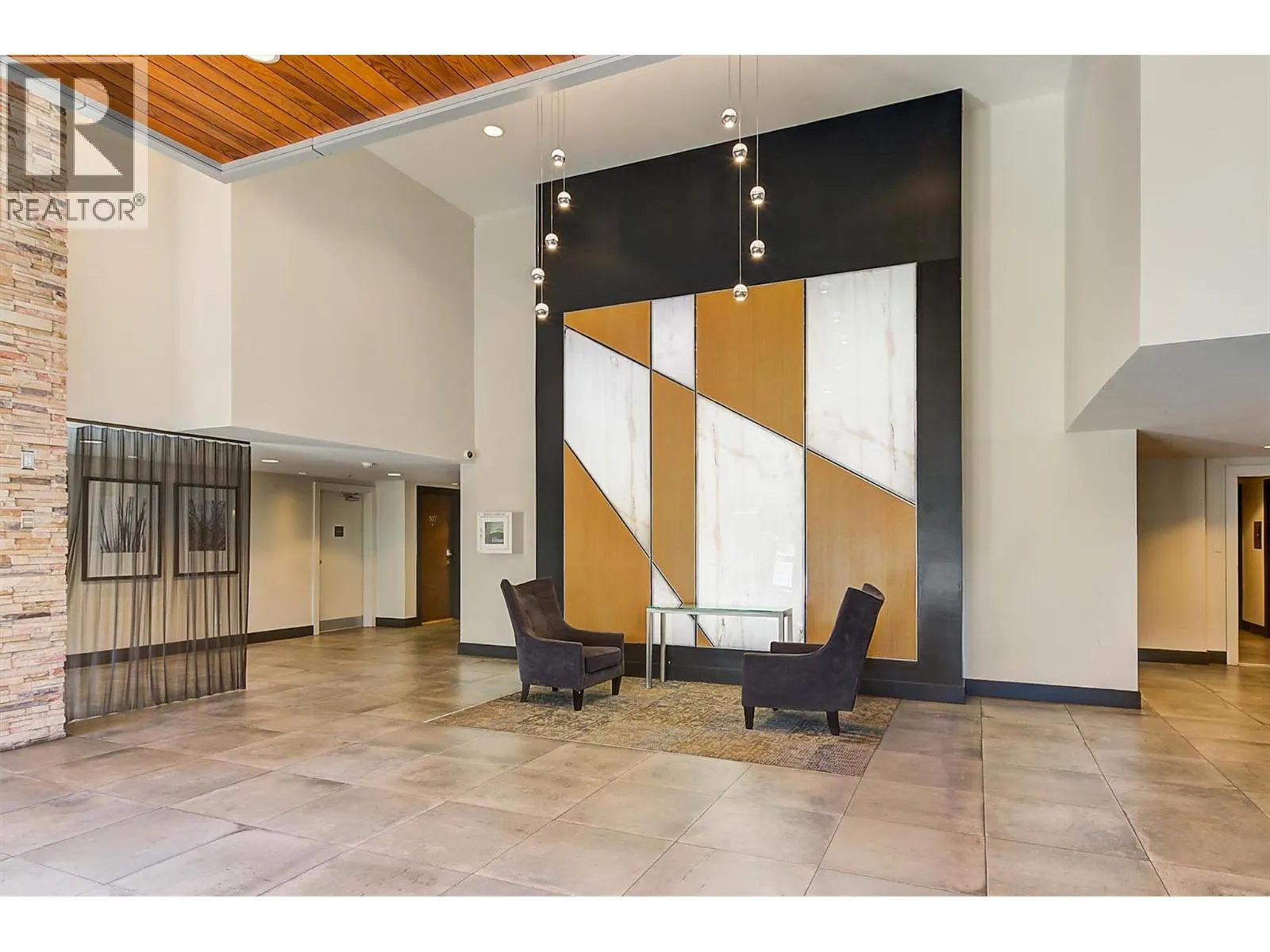 1075 Sunset Drive Unit# 2408