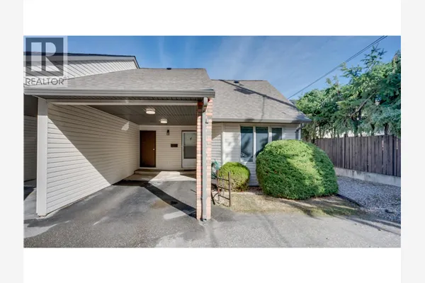 4004 24 Avenue Unit# 4 Lot# 4
