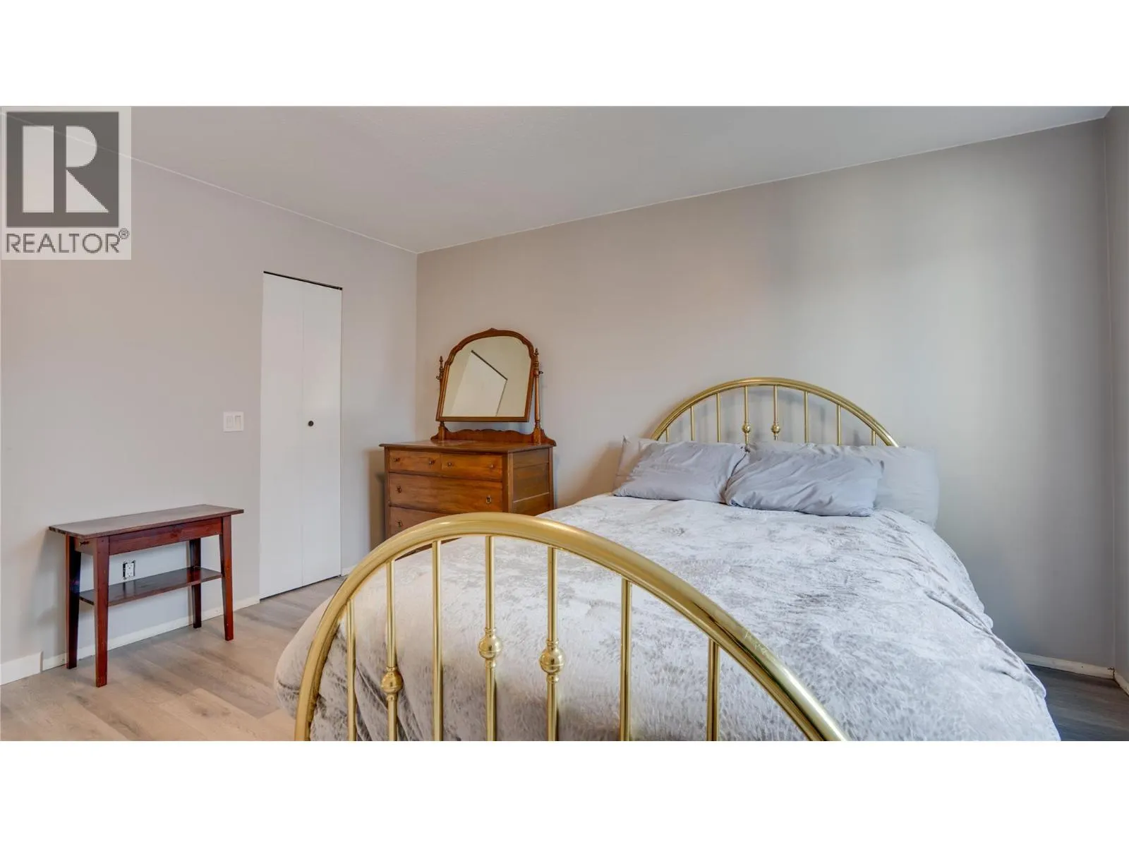 4004 24 Avenue Unit# 4 Lot# 4