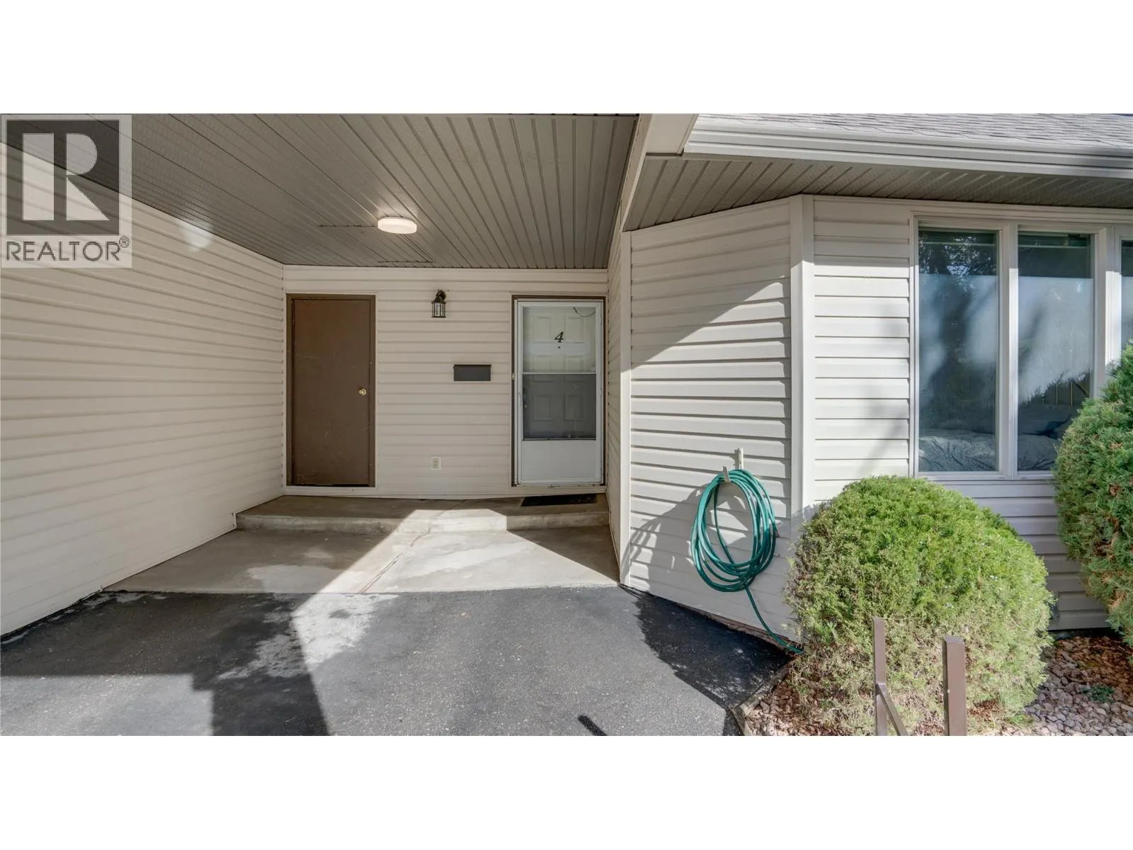 4004 24 Avenue Unit# 4 Lot# 4