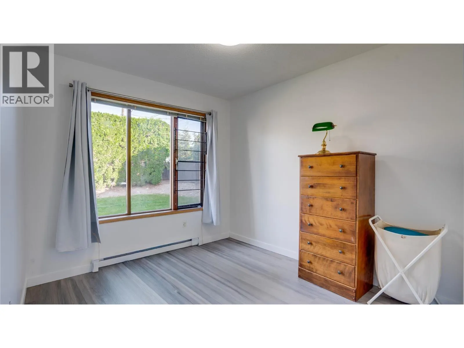 4004 24 Avenue Unit# 4 Lot# 4