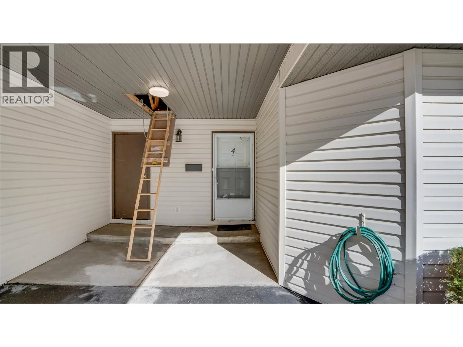 4004 24 Avenue Unit# 4 Lot# 4