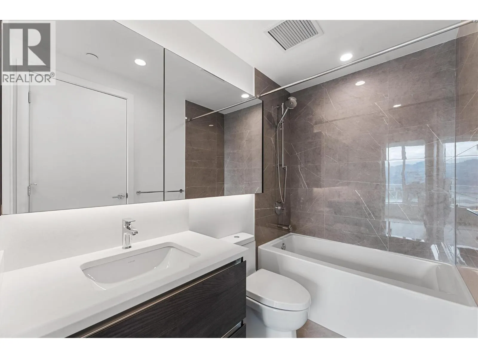 1626 Water Street Unit# 2205