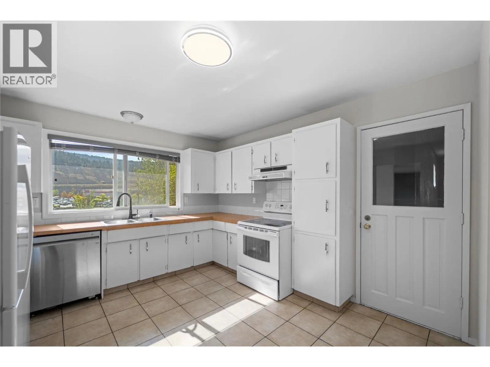 1525 Mt. Dufferin Crescent
