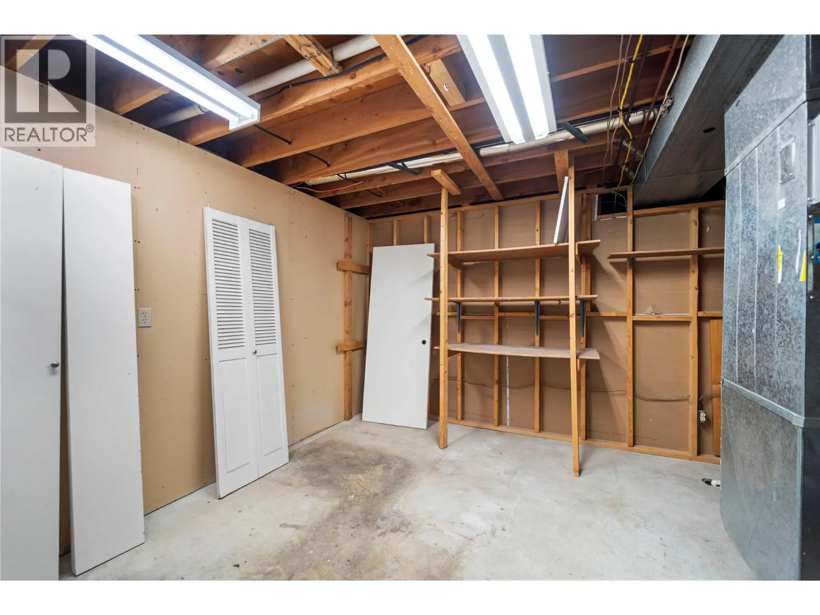 1525 Mt. Dufferin Crescent