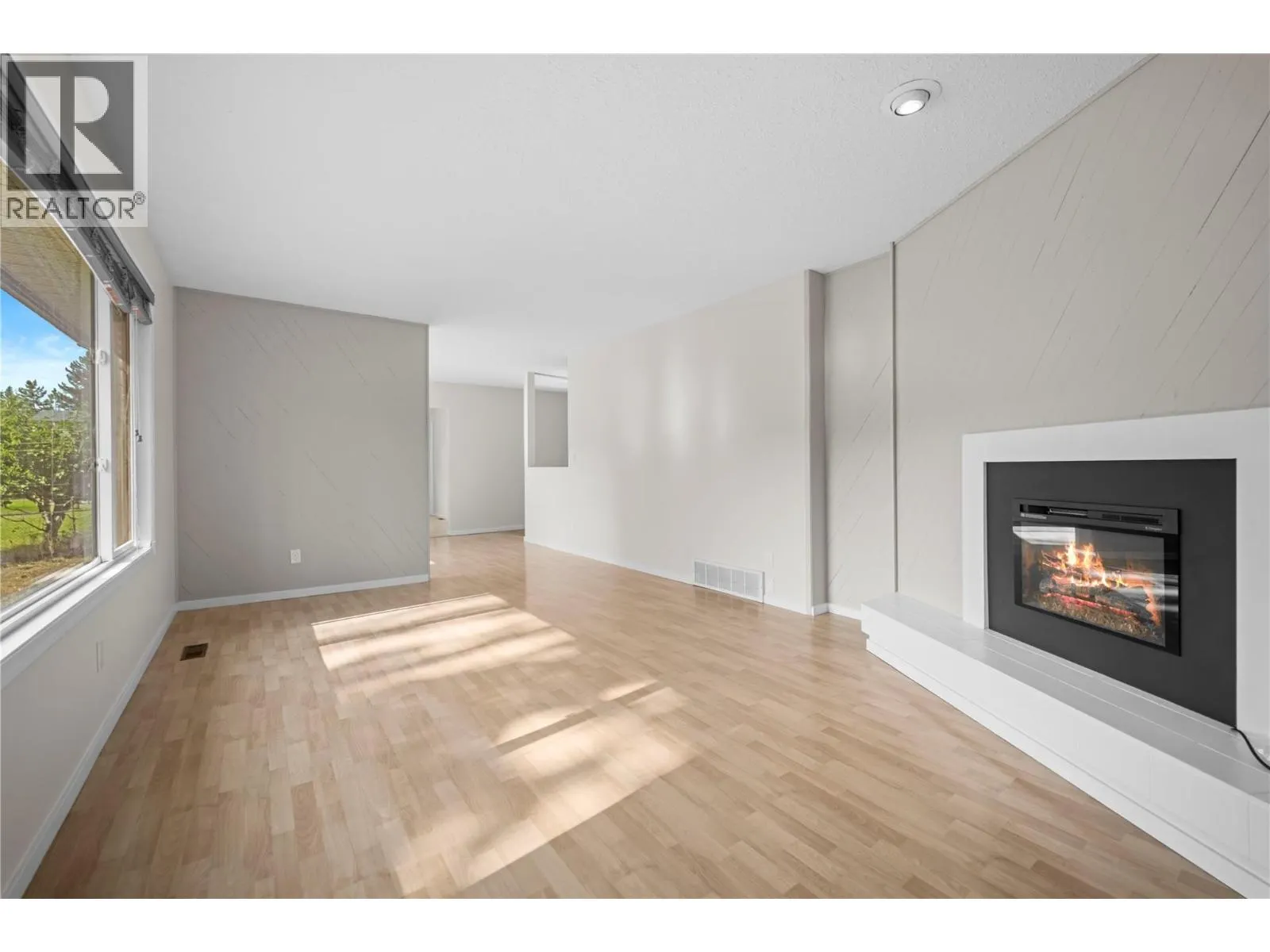 1525 Mt. Dufferin Crescent