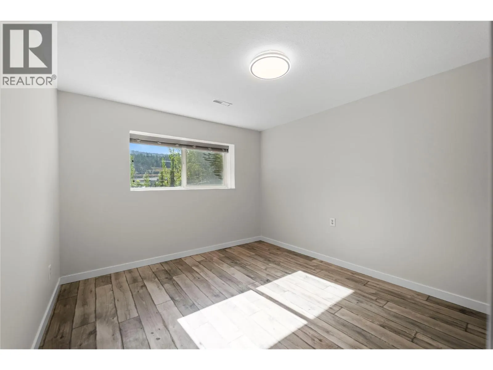 1525 Mt. Dufferin Crescent